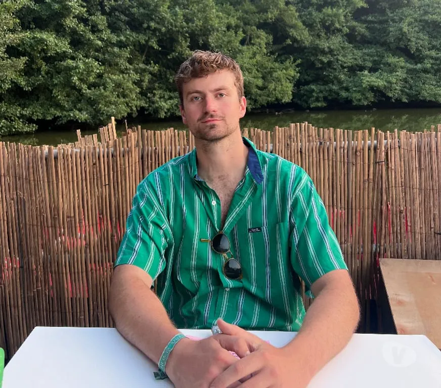 Escorts London, England Tall masc nice fit guy - regular would be great too