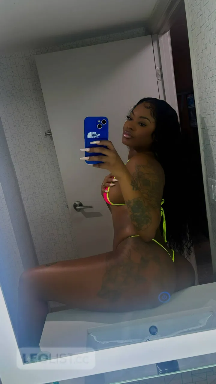 Escorts Mississauga, Ontario Honey