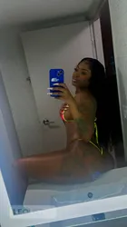 Escorts Mississauga, Ontario Honey