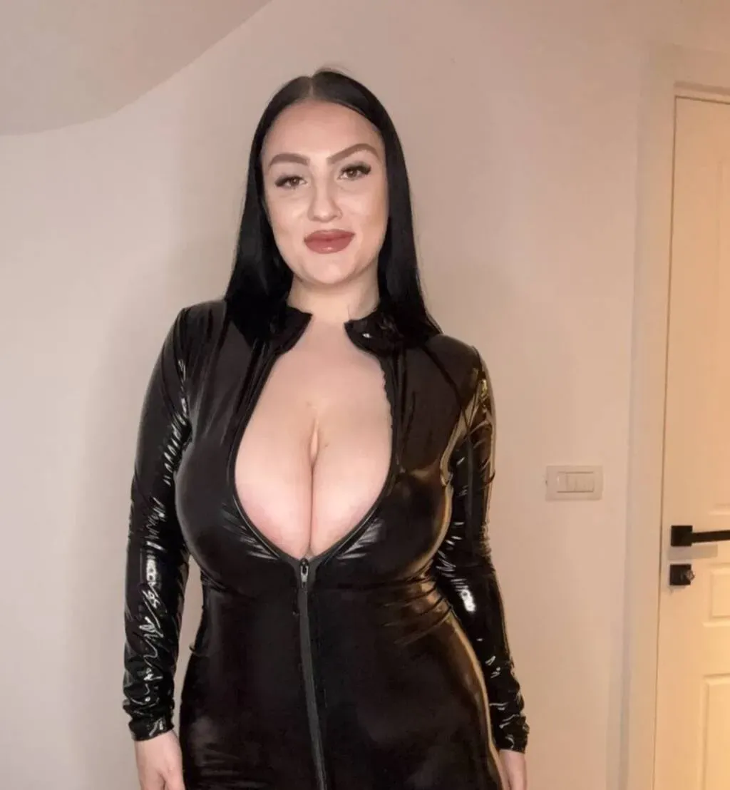 Escorts Red Deer, Alberta Sexy Sierra