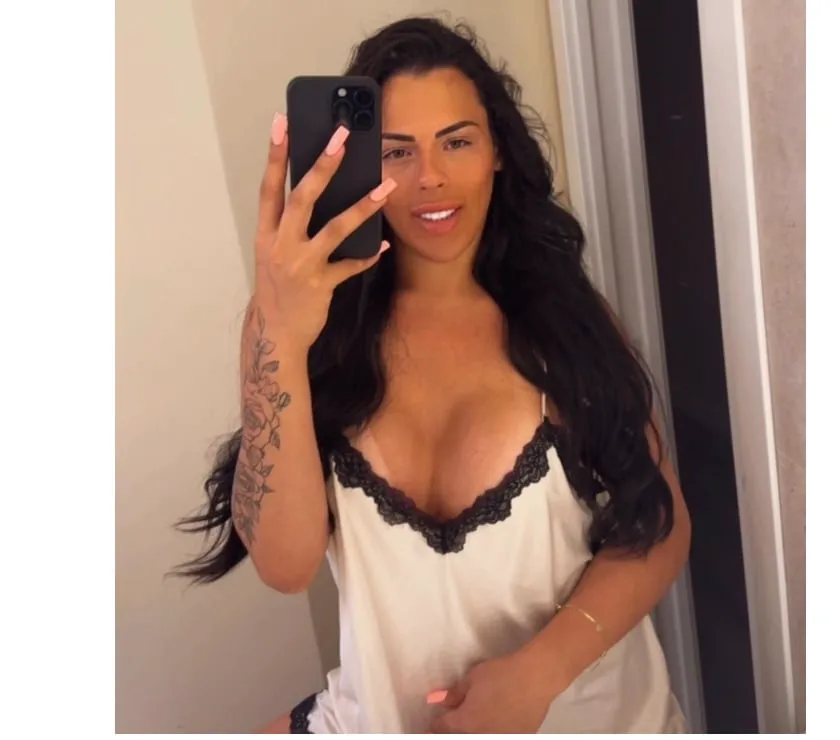 Escorts Cambridge, England TAYNA XL FiT 🇧🇷🥳