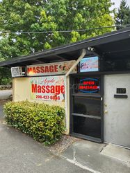 Seattle, Washington Apple Massage