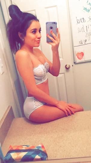 Escorts Ventura, California Young And Horney💕Exotic Erotic Fun With 💕 chocolate Baby🌹 wanna Fuck me🌹💋Available🚗Car Fun🚗