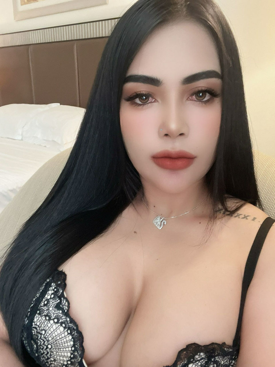 Escorts Doha, Qatar Zeen new lady