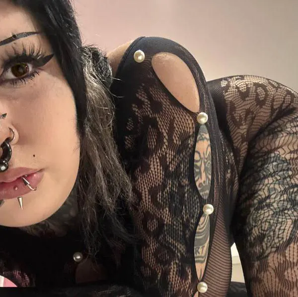 Escorts Kitchener, Ontario Bunny | BIG TITTY GOTH GF