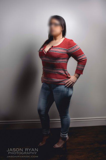 Escorts Richmond, Virginia ☞ Ultra PSE Seren Blackwood Curvy Brunette Milf!Richmond, US -