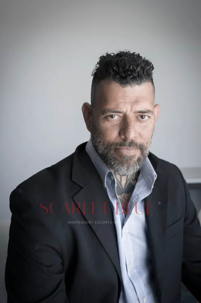 Escorts Perth, Australia Salvador Darling - male Escort 


