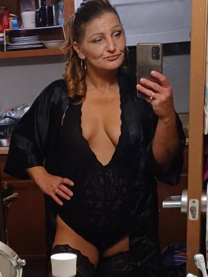 Escorts Louisville, Kentucky kiki is back fellas.........and better than before......... got in call today so come see me Ill be ready