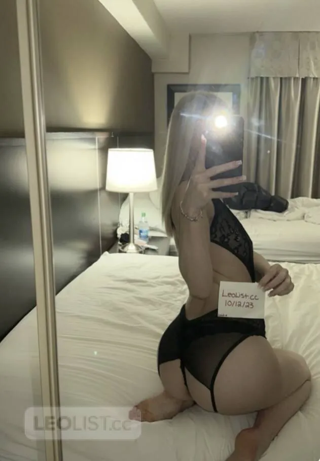 Escorts Markham, Ontario Upscale petite blonde low restrictions open minded slut