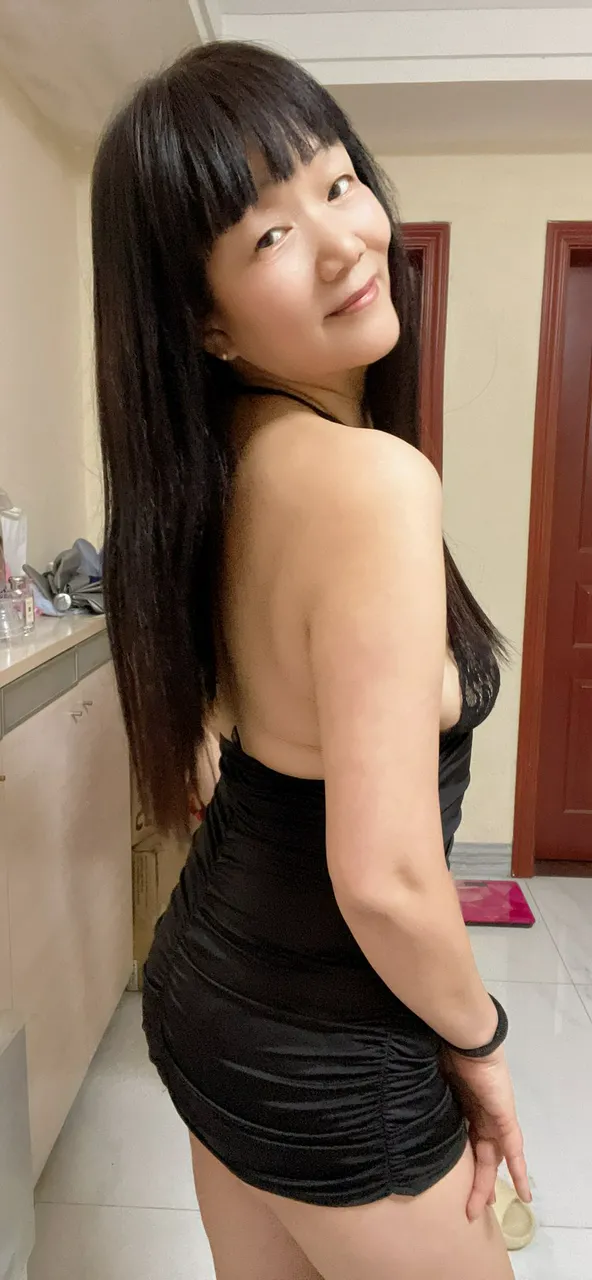 Escorts Shanghai, China Horny Helen
