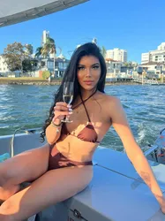 Escorts Dubai, United Arab Emirates TRANS VERS CUMMER IS BACK