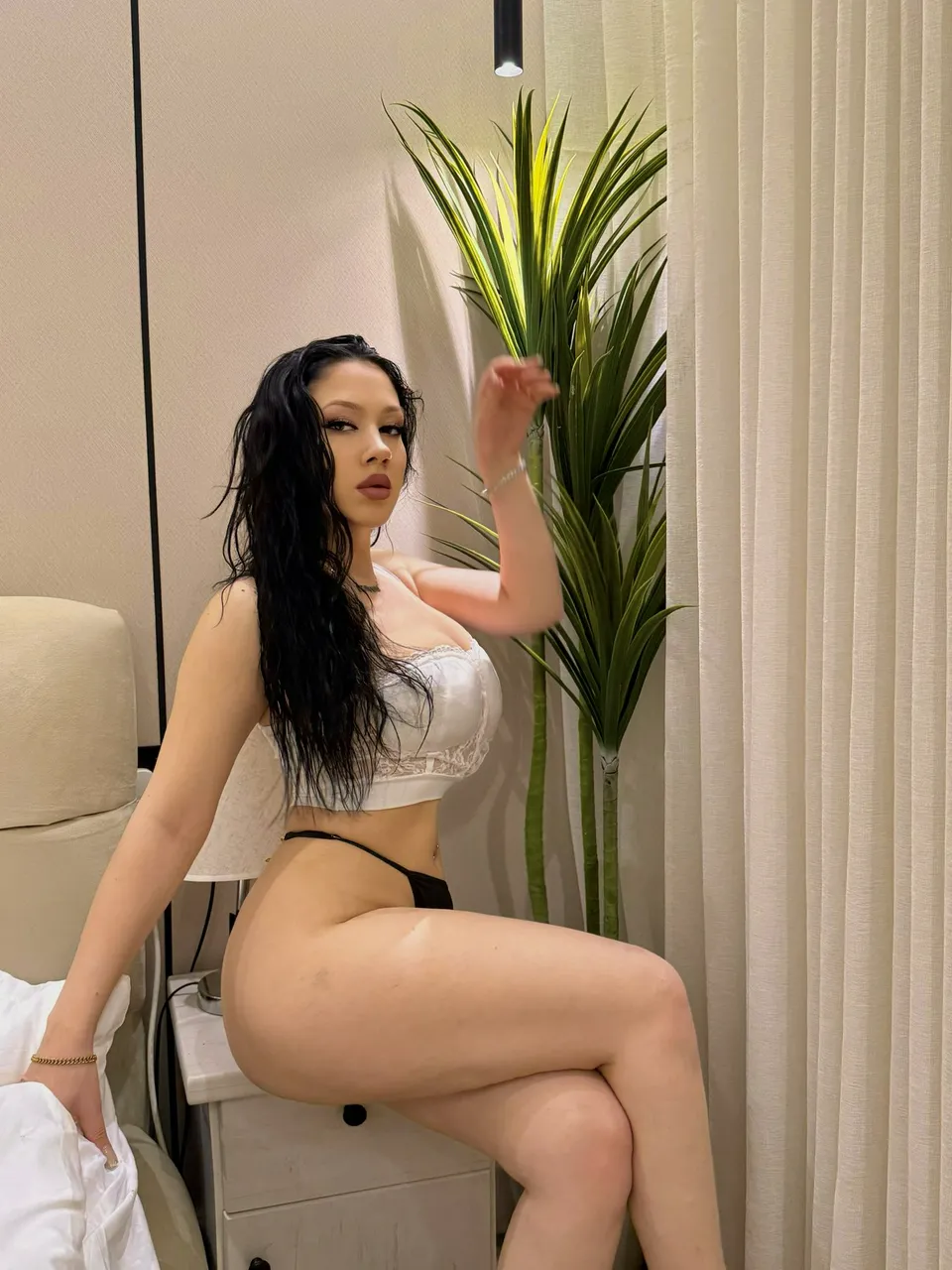 Escorts Riyadh, Saudi Arabia Mira New
