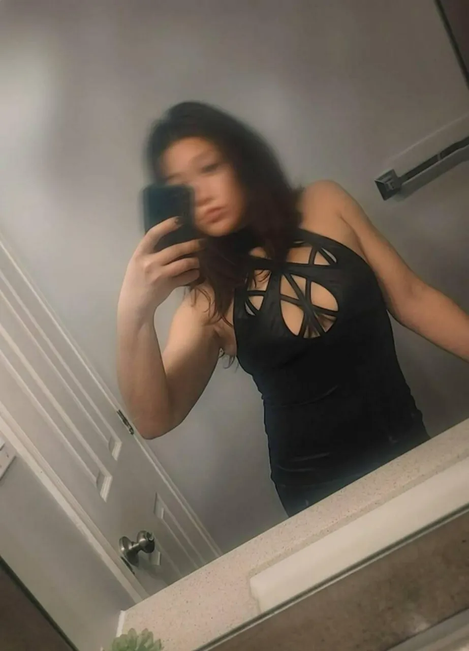 Escorts Niagara Falls, Ontario Naomi