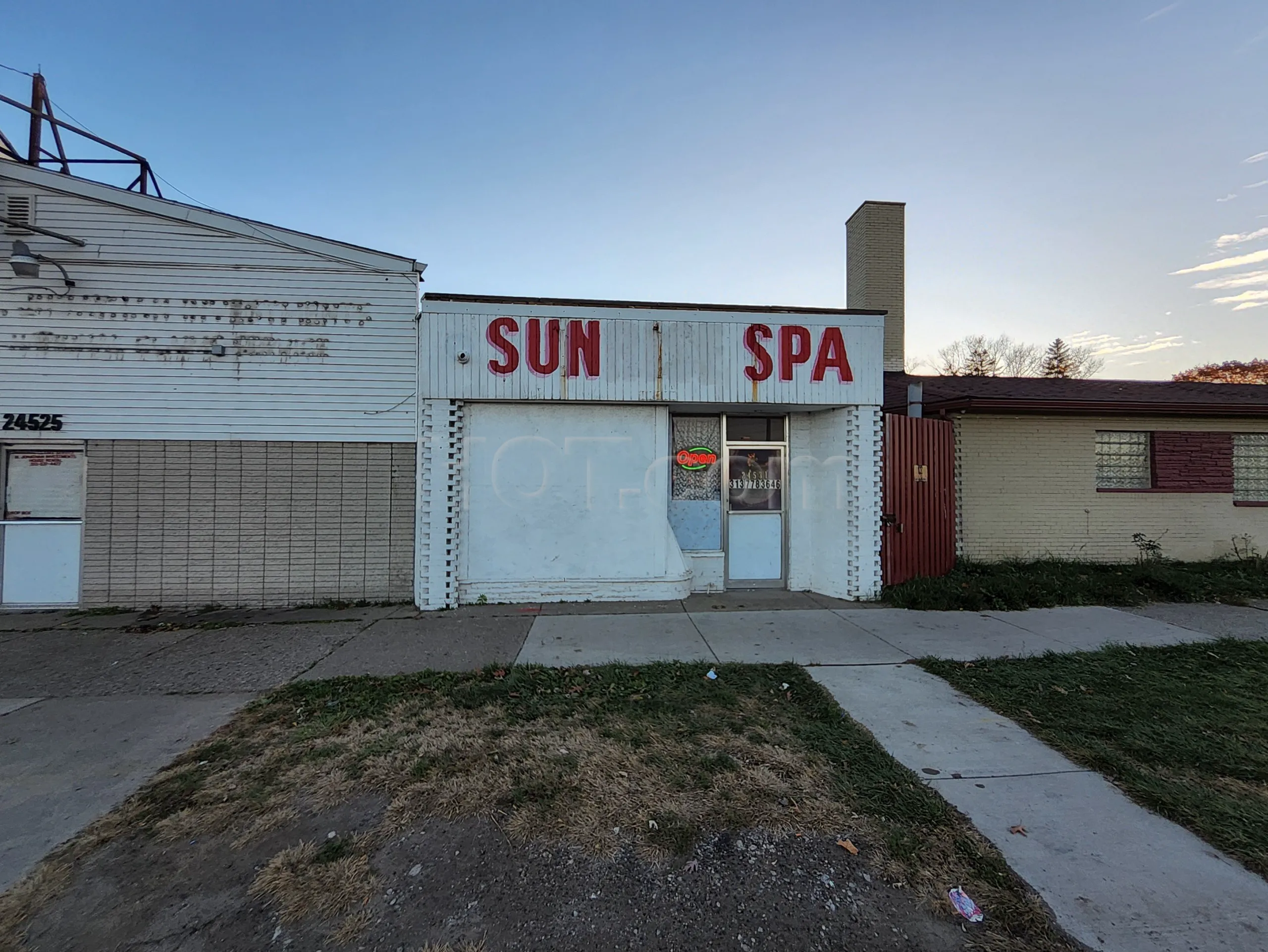 Detroit, Michigan Sun Spa