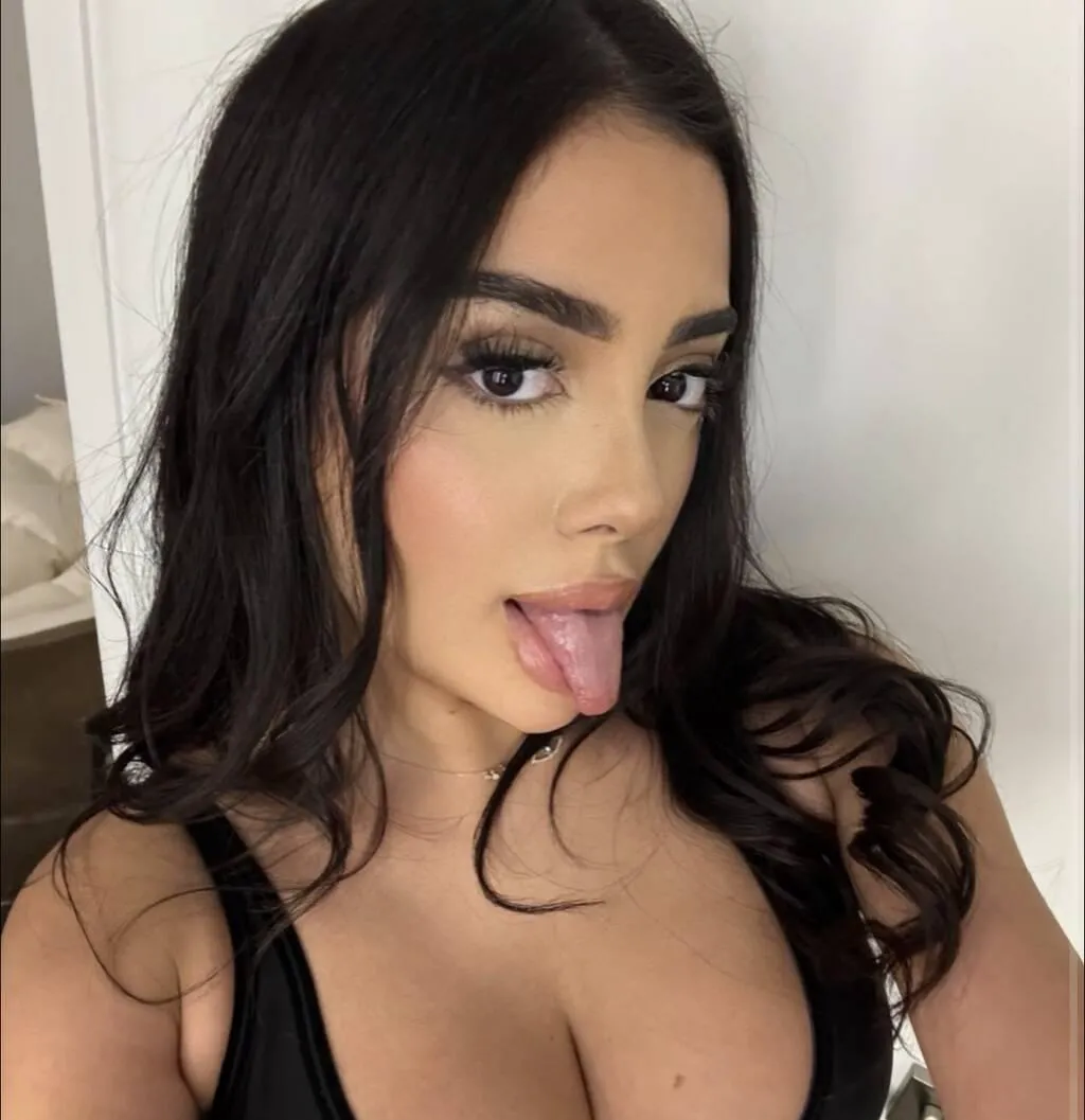 Escorts Niagara Falls, Ontario Maria