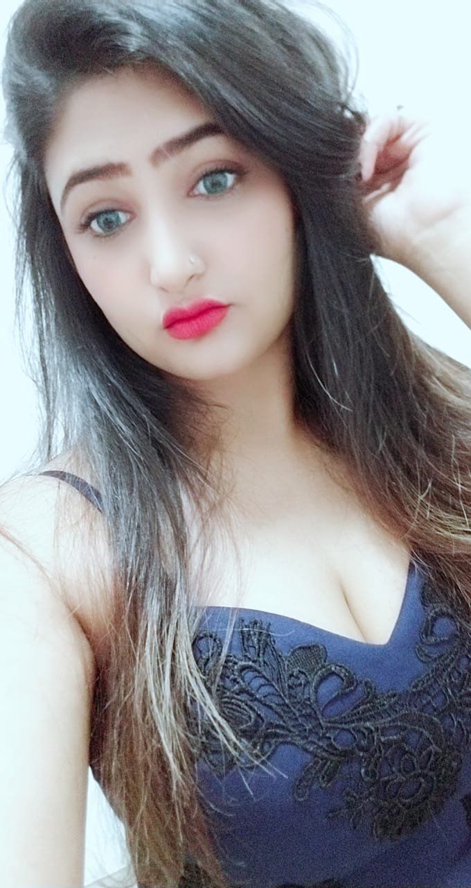 Escorts Abu Dhabi, United Arab Emirates Mahvi Indian Milf