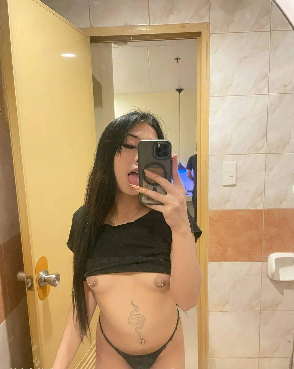 Escorts Makati City, Philippines BABYgirlSTEPH