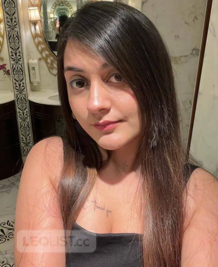 Escorts Brampton, Ontario Simmi