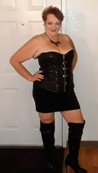 Escorts State College, Pennsylvania Experienced, Mature Domme requires your service!