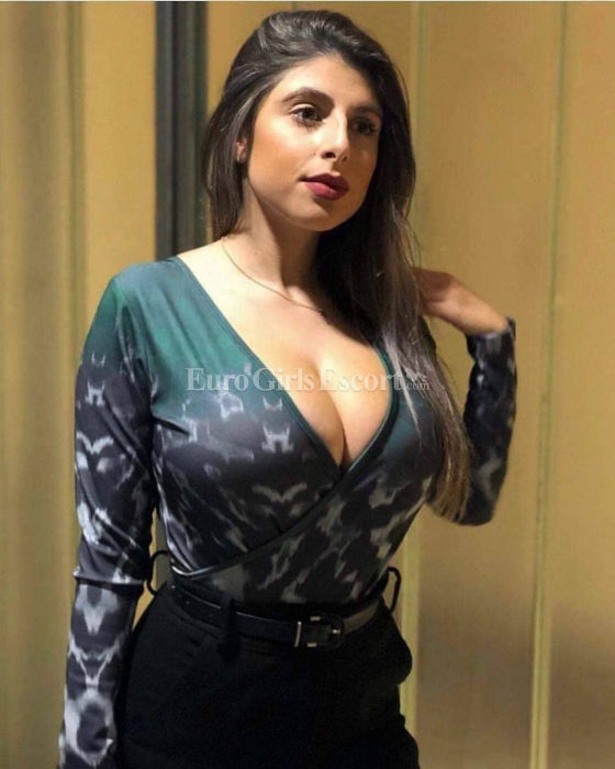 Escorts Islamabad, Pakistan Zoya