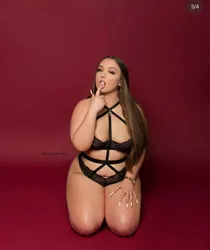 Escorts San Diego, California Chloe The Stallion