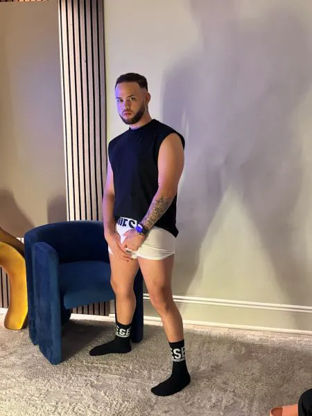 Escorts Chicago, Illinois Dylan_HotXL