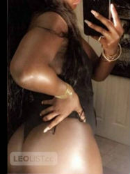 Escorts Montreal, Quebec amina chocolate jamaican bombshell super Thick ;)