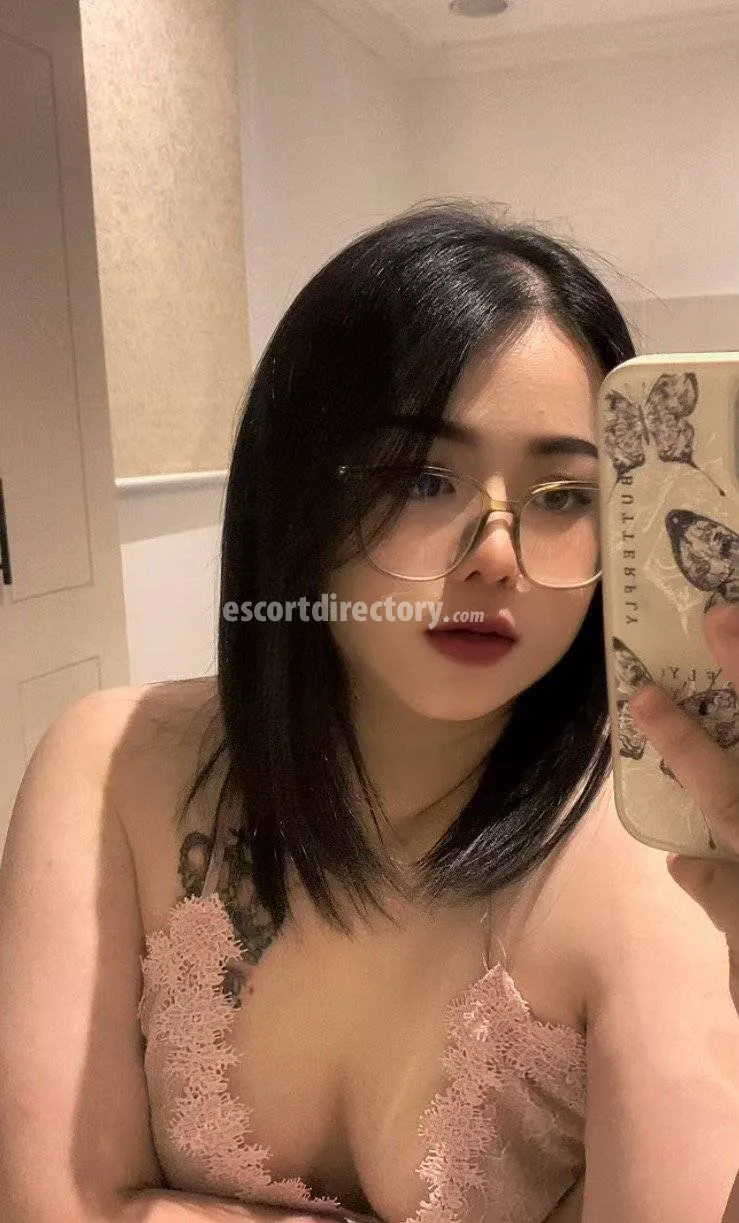 Escorts Riyadh, Saudi Arabia Luna