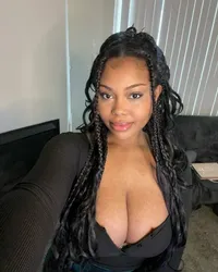 Escorts Orlando, Florida Relaxation Redefined by a Stunning Chocolate Queen