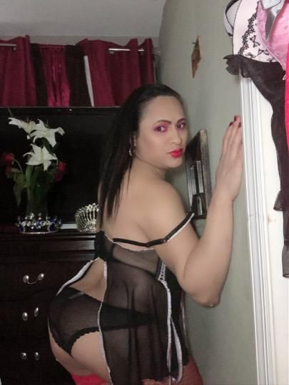 Escorts Queens, New York Melissa  top and
