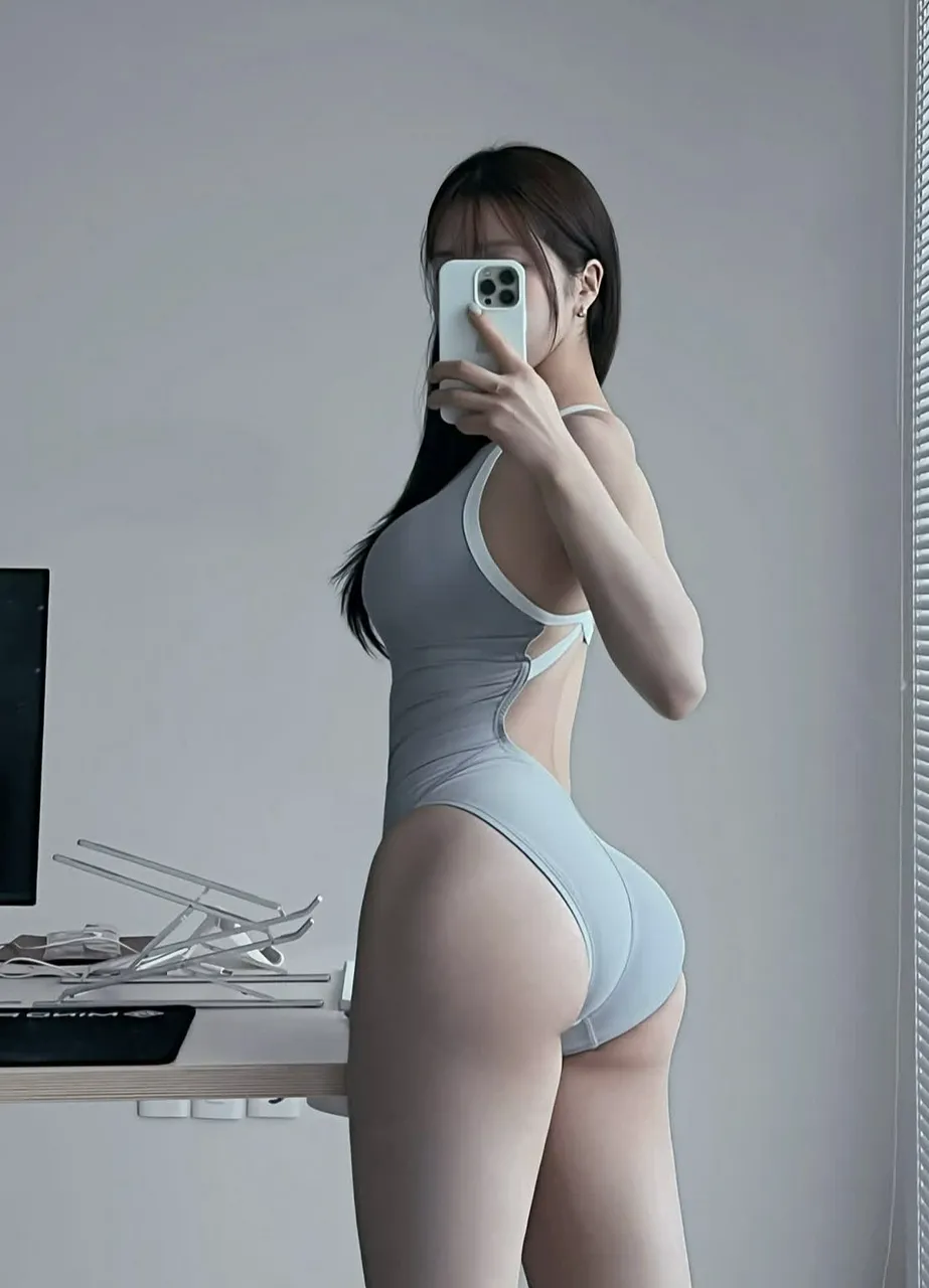 Escorts Osaka, Japan Angel on the outside