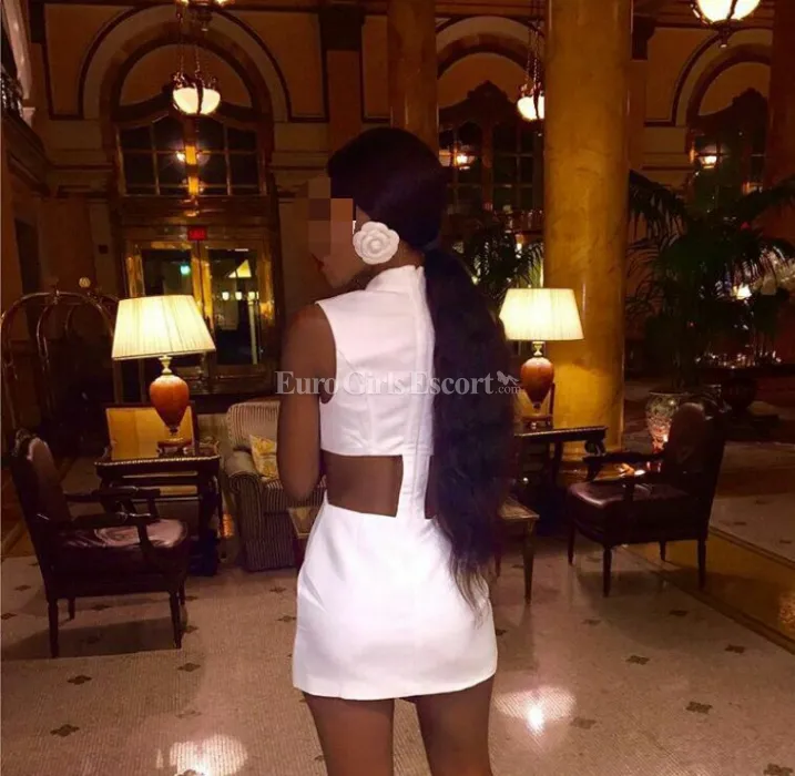 Escorts Milan, Italy Evha Beauvier