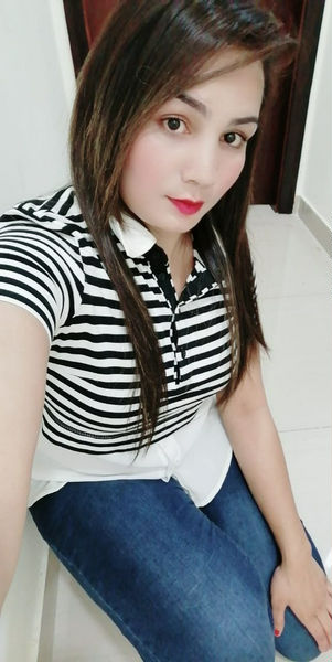 Escorts Abu Dhabi, United Arab Emirates Pareet Indian Girl