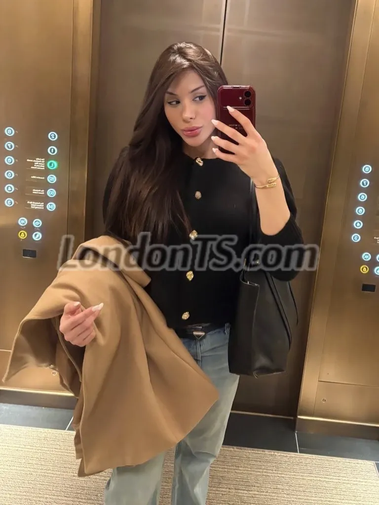Escorts London, England Ariana XL
