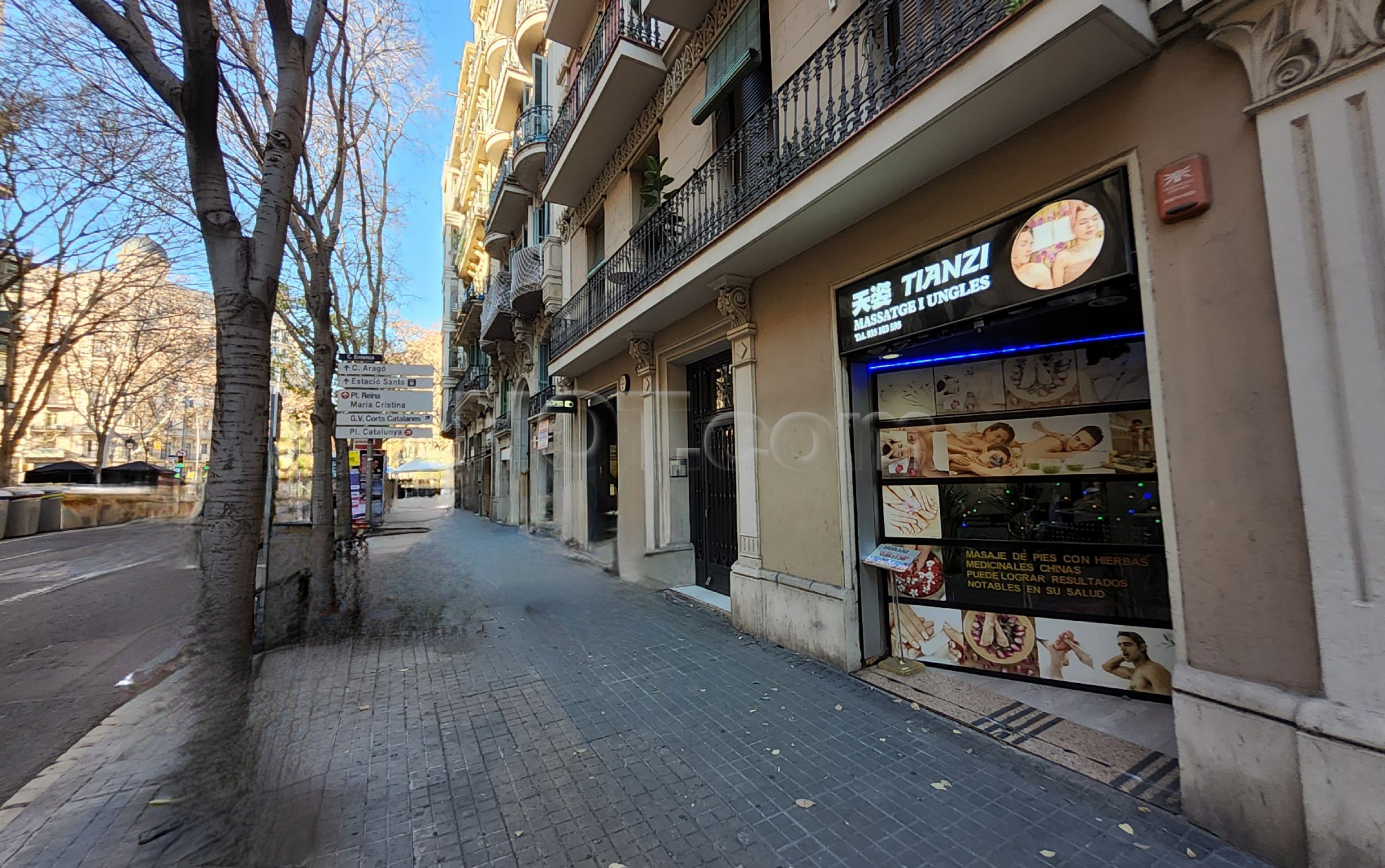 Barcelona, Spain Tianzi Messatge Ungles
