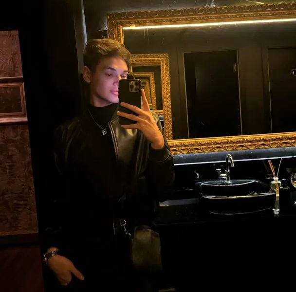Escorts Sydney, Australia Henry_BDSM
