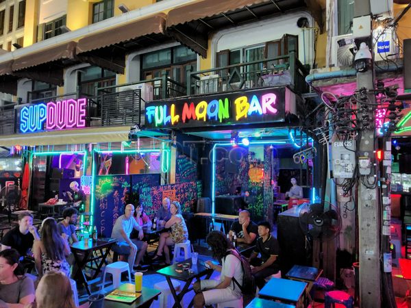 Freelance Bar Bangkok, Thailand Full Moon Bar