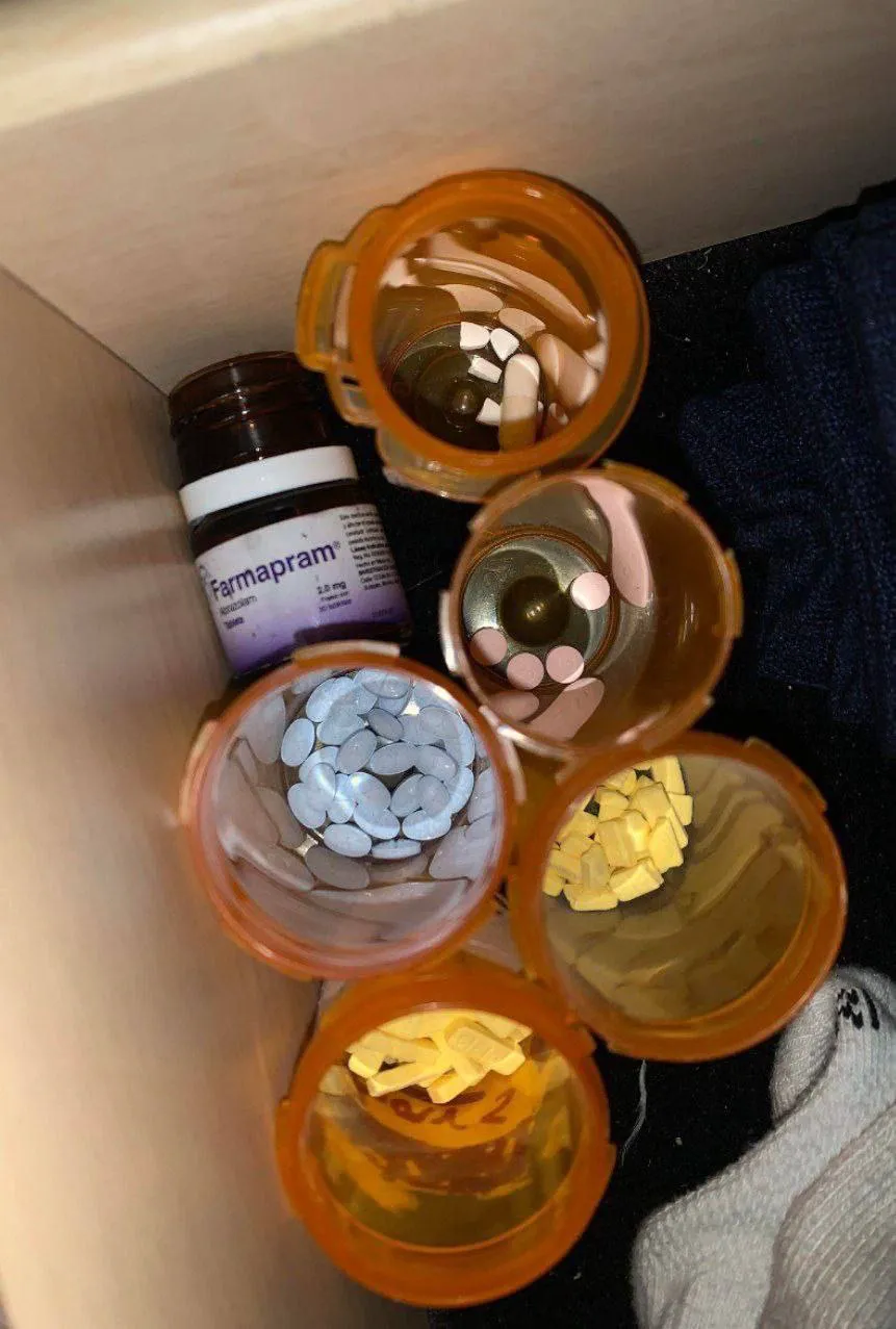 Escorts Boston, Massachusetts I’m Jeniffa🍑🍆 ,Sells Drugs❄️💊&weed Add me for hookup,couples fun,Bdsm