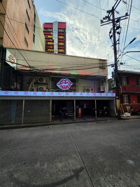 Beer Bar / Go-Go Bar Manila, Philippines Lips