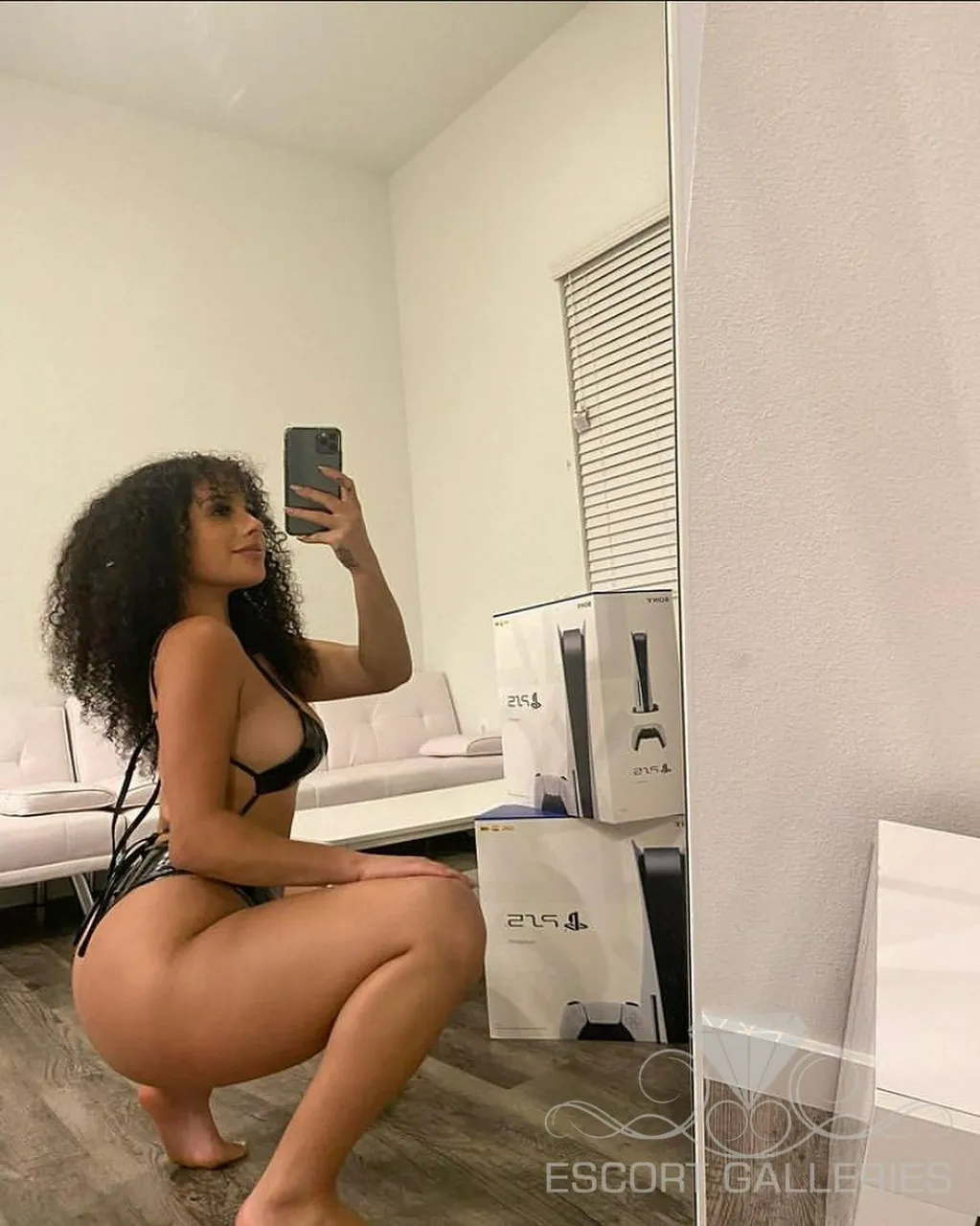 Escorts Linz, Austria Manelle