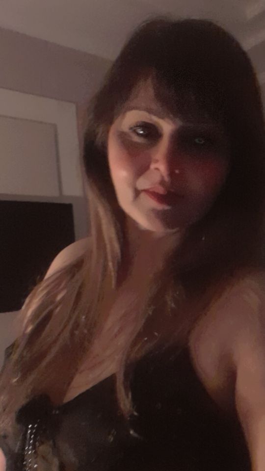 Escorts Lahore, Pakistan Zoya