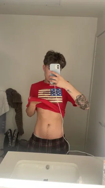 Escorts Los Angeles, California Yunglatinojay