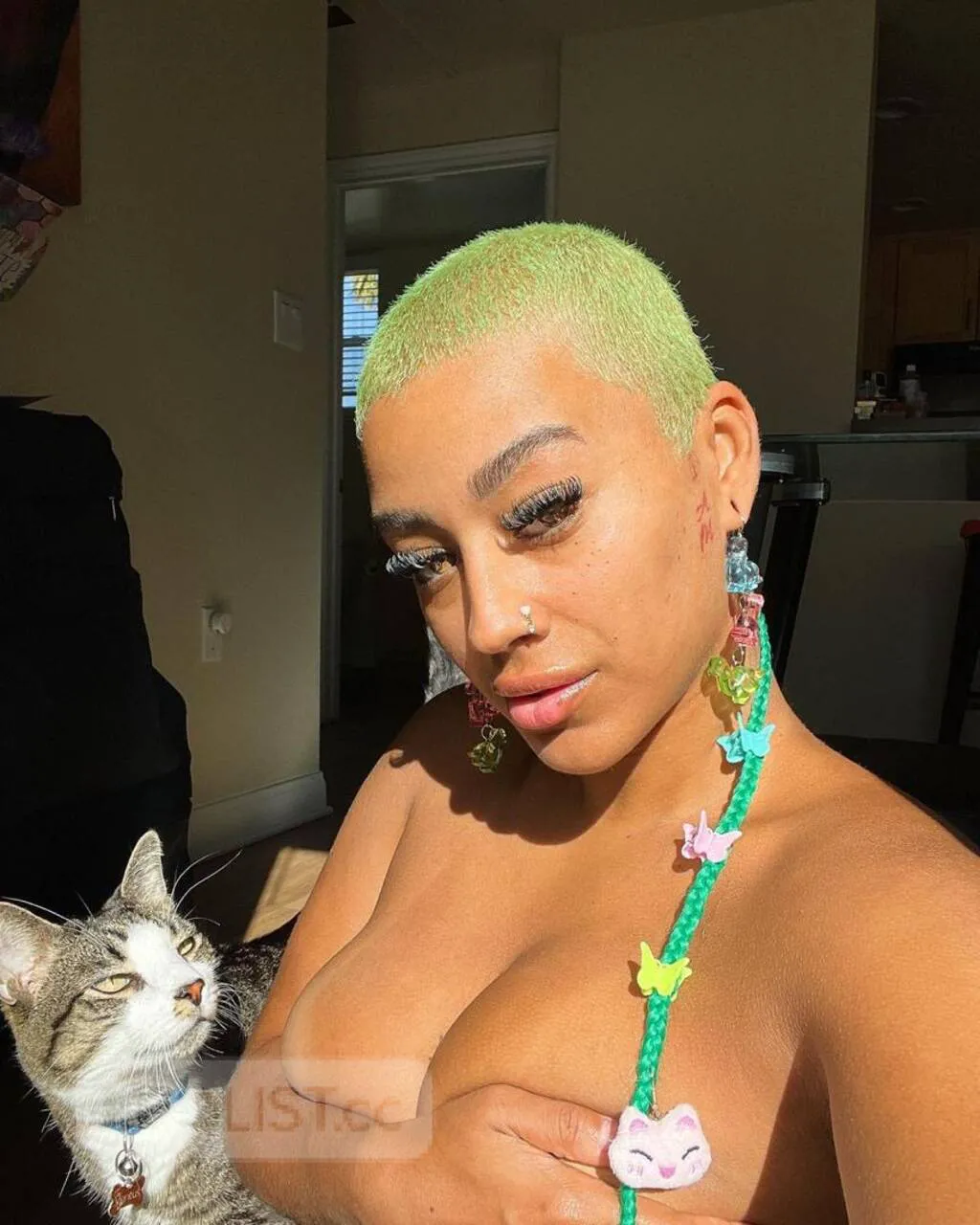 Escorts Peterborough, Ontario AVAILABLE FOR INCALL, OUTCALL AND CAR SERVICE