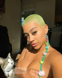 Escorts Peterborough, Ontario AVAILABLE FOR INCALL, OUTCALL AND CAR SERVICE