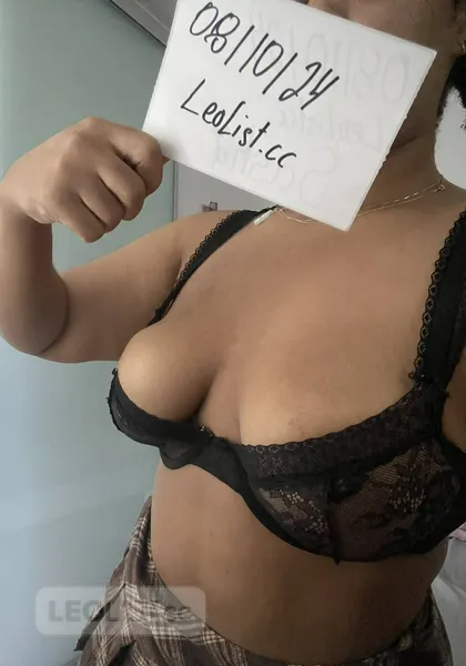 Escorts Toronto, Ontario Young beautiful curvy mixed latina YONGE & DUNDAS