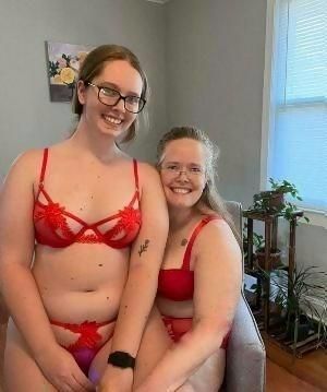 Escorts Norfolk, Virginia Daughter and Mother Duo 💝 Looking for a fun Male