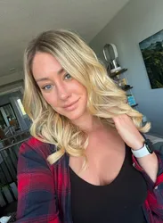 Escorts Guelph, Ontario Carli