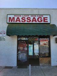 Long Beach, California Moom Light Skin Care Massage