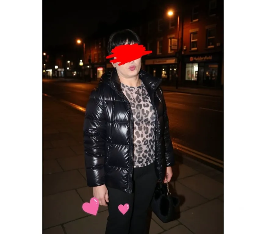 Escorts Huddersfield, England Car Meet Outdoor Service Femboy (WhatsApp