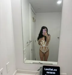 Escorts Hamilton, Ontario Brii